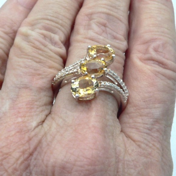 Sz 7 Genuine Brazilian Citrine (Ovl) 3 Stone Ring  NWOT - Picture 5 of 5